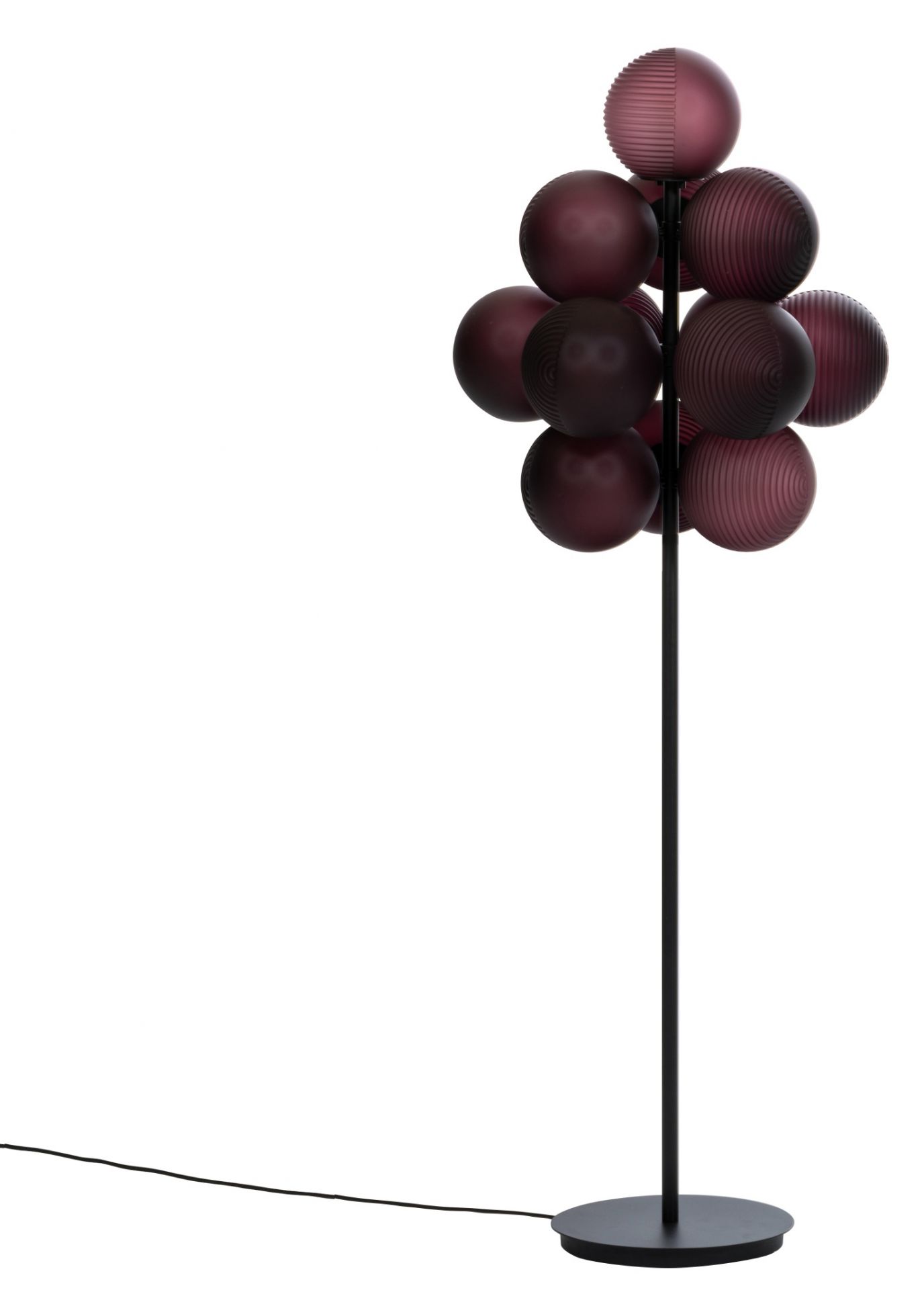 Stilvolle Stellar Grape Stehleuchte von Pulpo mit kugelförmigen Lampenschirmen in Lila. Design Lampe.